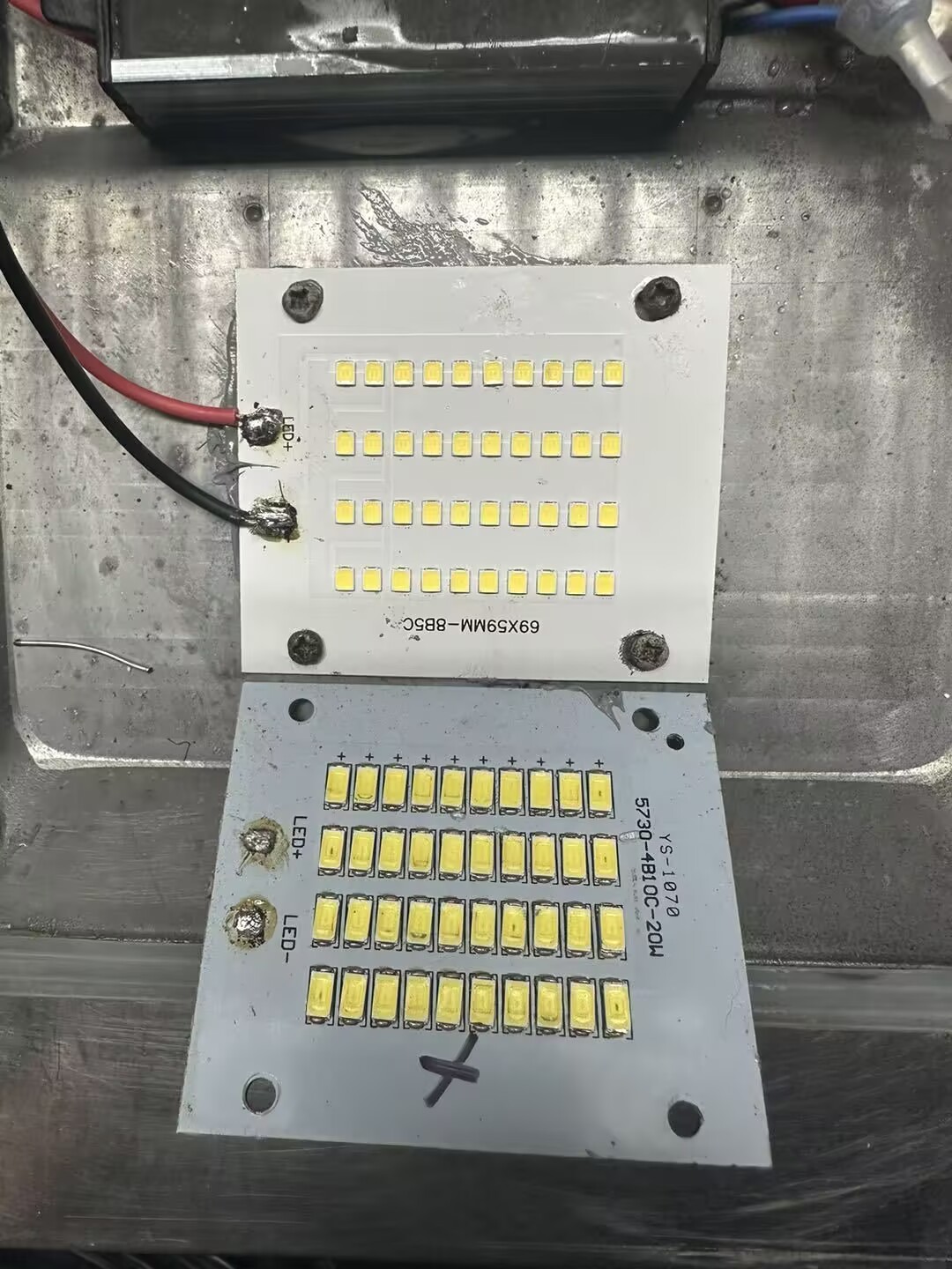 Dernière affaire concernant Le service personnalisé à guichet unique de Sunshine Opto  Vietnam: lumière d'inondation