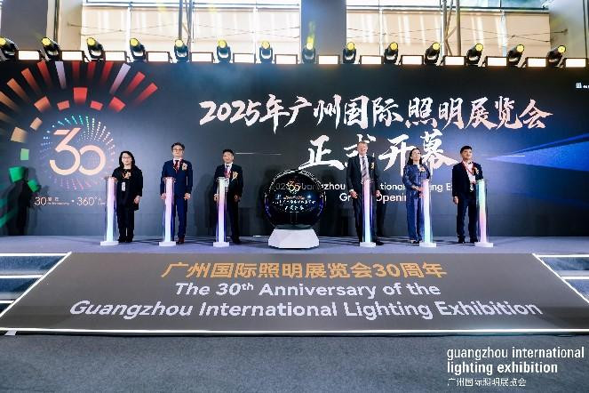 Derniers blogs de l'entreprise sur La Grande Ouverture de l'Exposition Internationale de l'Éclairage de Guangzhou 2025 (GILE)