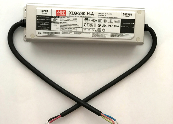 acheter le conducteur réglable 240W de 48V 36V 52V LED se mettent des protections en court-circuit pour le réverbère fabrication en ligne