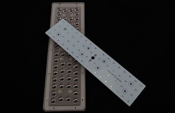 Lentille LED optique en matériau PC avec matrice de 56W et multiples angles de faisceau pour lampadaire LED et lampe routière