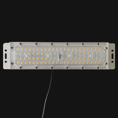 Le PC optique de la lentille 50w du parallèle 3030 LED du radiateur 14 a mené la lentille de réverbère