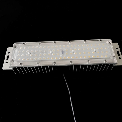 160lm/W 50w a mené le matériel de PC du module SMD 3030 de réverbère