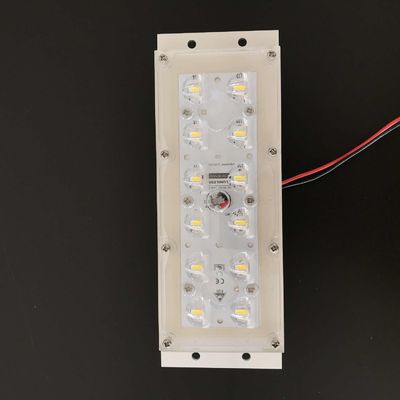 Lentille de lampadaire LED PMMA SMD5050 160lm par Watt pour module de lampadaire LED 20-50W