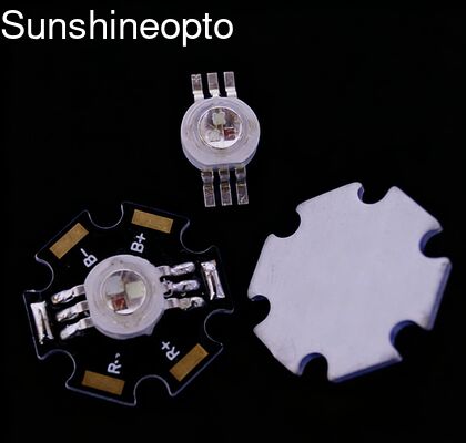 Diode électroluminescente LED haute puissance RVB 3 W avec angle de faisceau de 120 degrés et design en étoile.