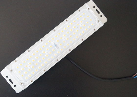 Module de projecteur industriel 50W 90 degrés 140lm/w avec LED SMD3030 et dissipateur thermique
